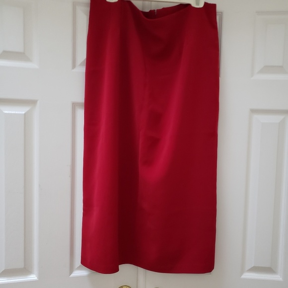 Dresses & Skirts - Vibrant red pencil skirt